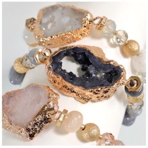 SALE💋ARTISAN CRAFTED BEADED 3 COLORS BRACELET’S WITH NATURAL STONE